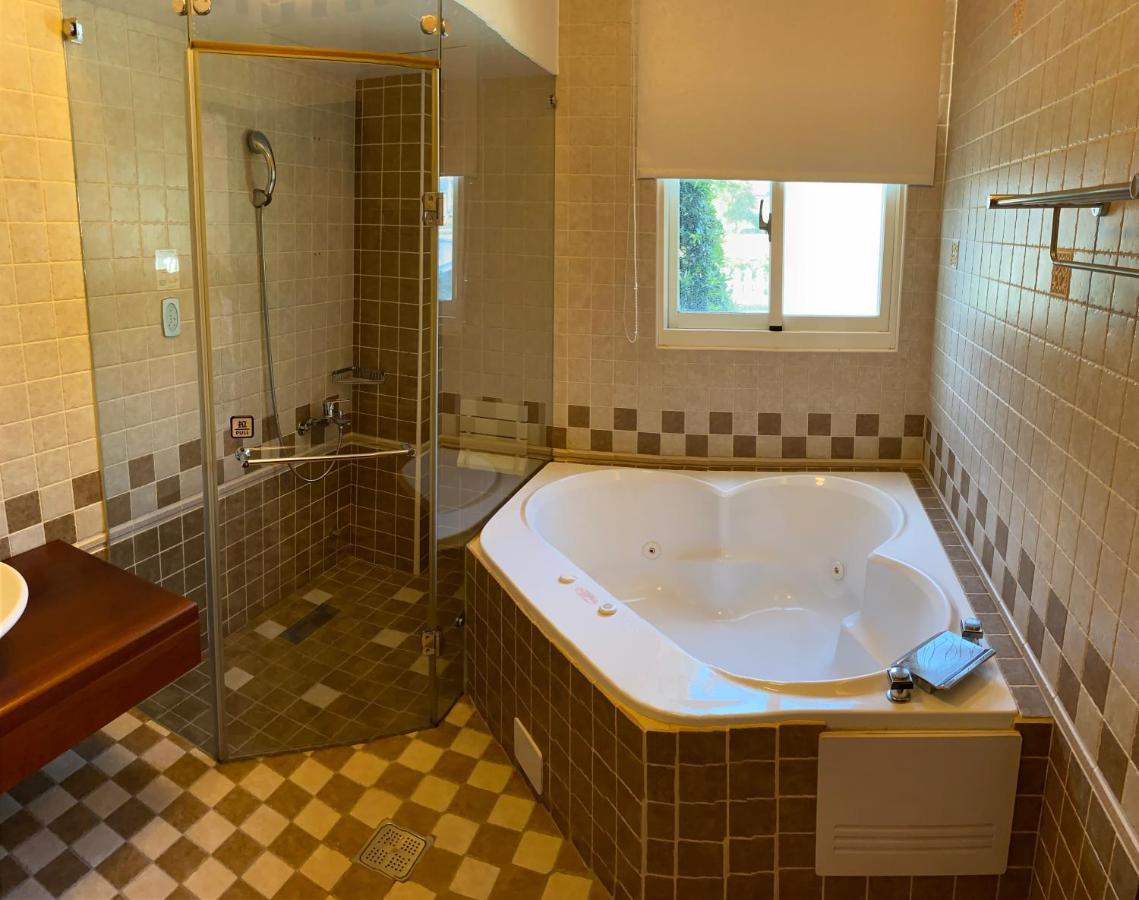 ג'יאושי Luxembourg Hills Homestay מראה חיצוני תמונה