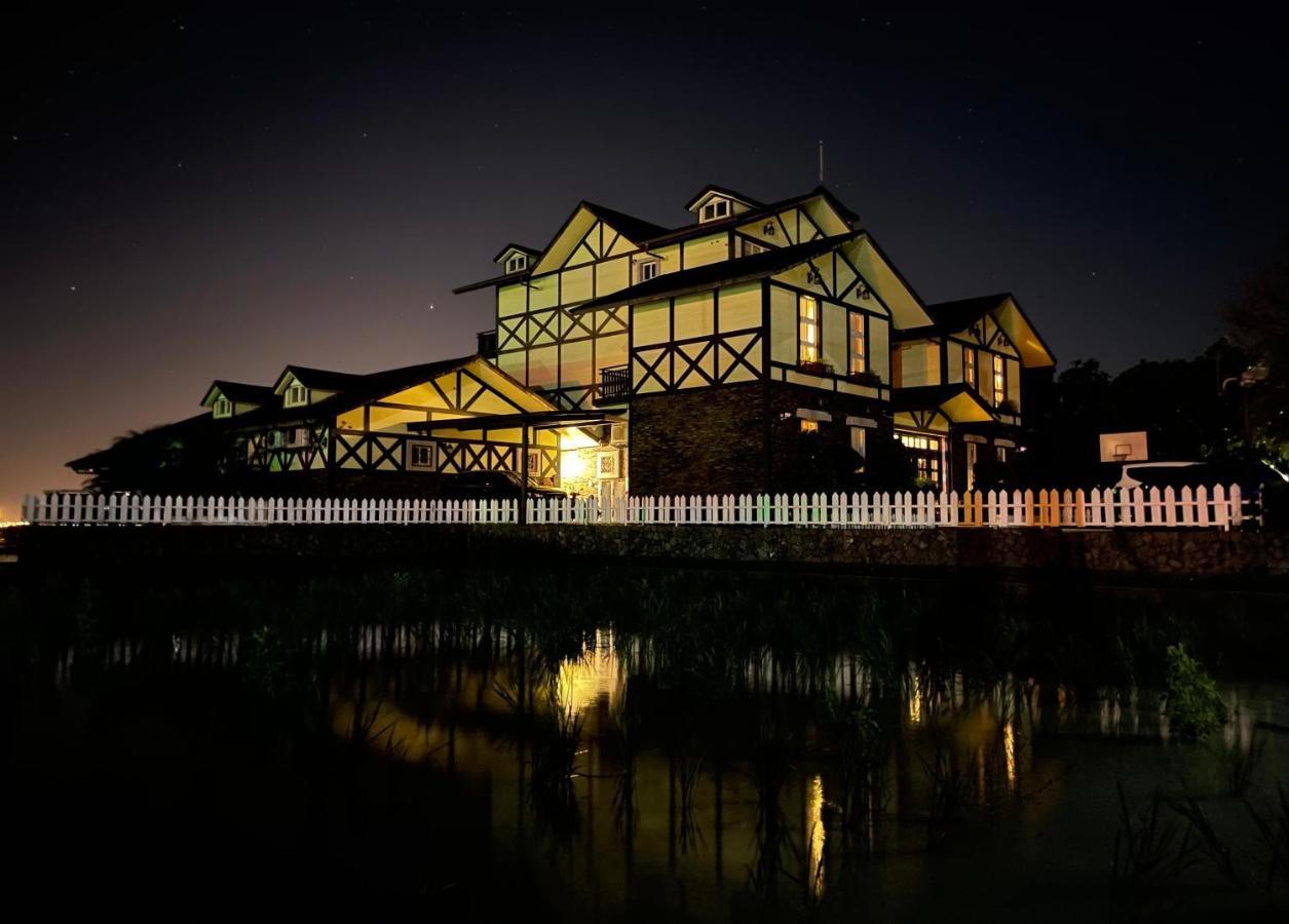 ג'יאושי Luxembourg Hills Homestay מראה חיצוני תמונה